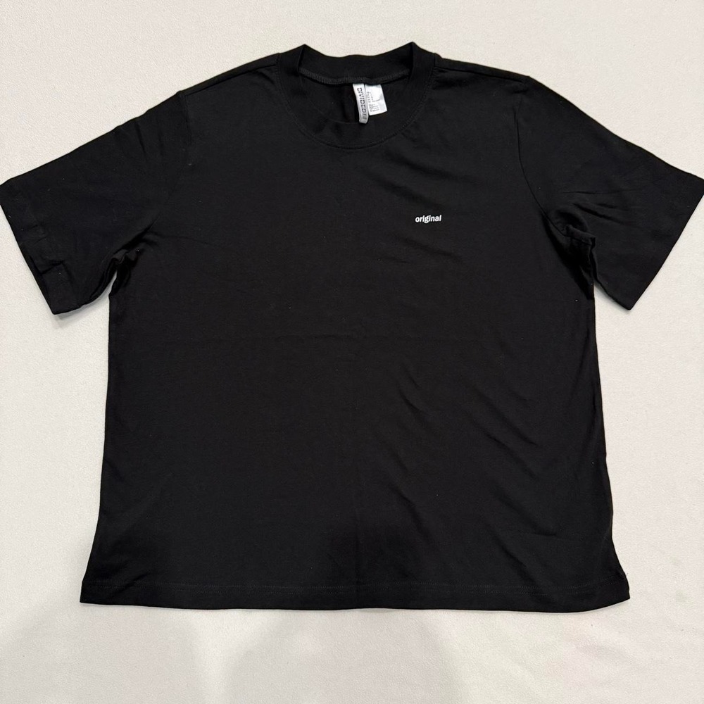H&M Divided Black Cropped Tee White Original Logo Size L Short Sleeve Shirt